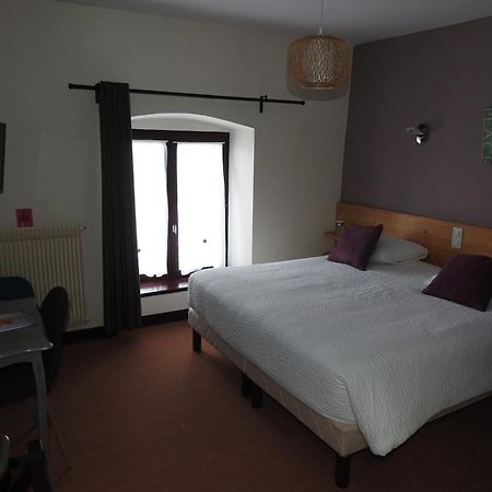 Hotel Le Barriol Saint-Julien-Chapteuil Exterior foto