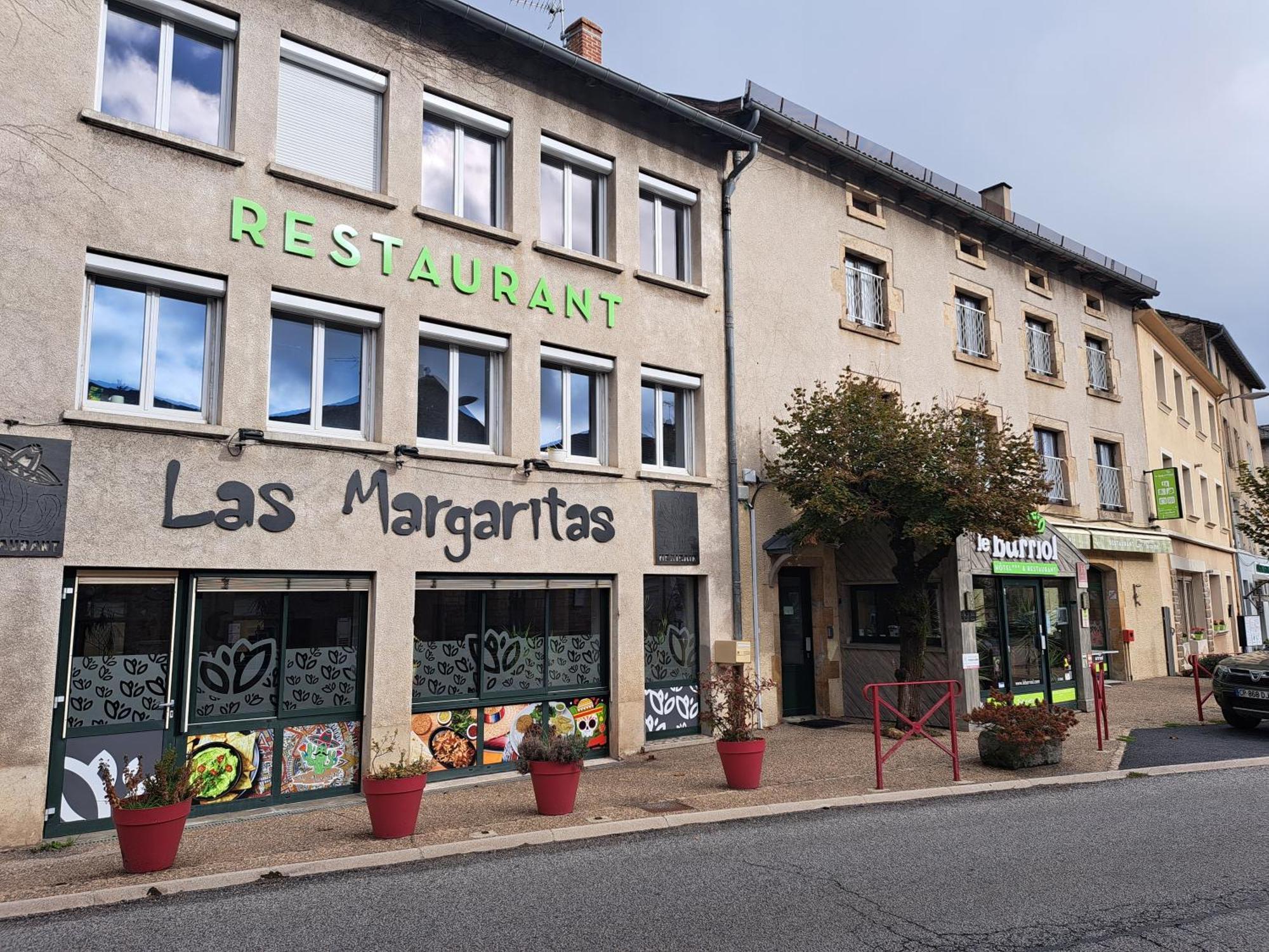 Hotel Le Barriol Saint-Julien-Chapteuil Exterior foto